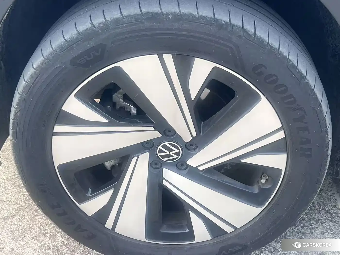 Volkswagen Touareg 2023 Черный из Китая, фото 4