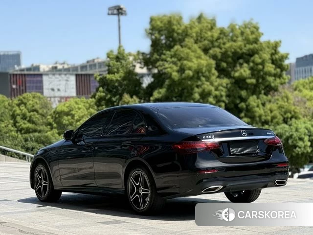 Mercedes-Benz E-Class 2023 Черный из Китая, фото 4