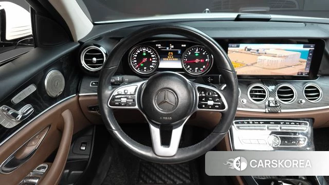 Mercedes-Benz E-Class W213 2018 Белый из Кореи, фото 4