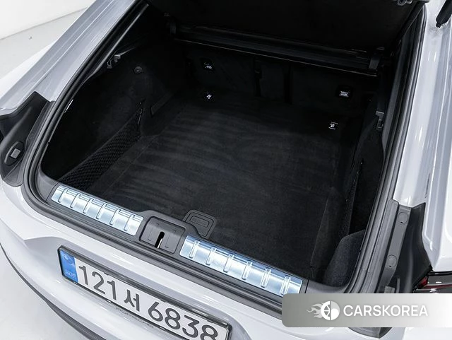 Porsche Panamera (976) 2025 Светло-серебряный цвет из Кореи, фото 4
