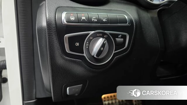 Mercedes-Benz C-Class W205 2018 Белый из Кореи, фото 4