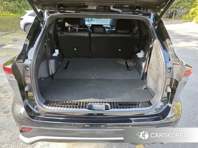 Toyota Crown 2024 Черный из Китая, фото 4
