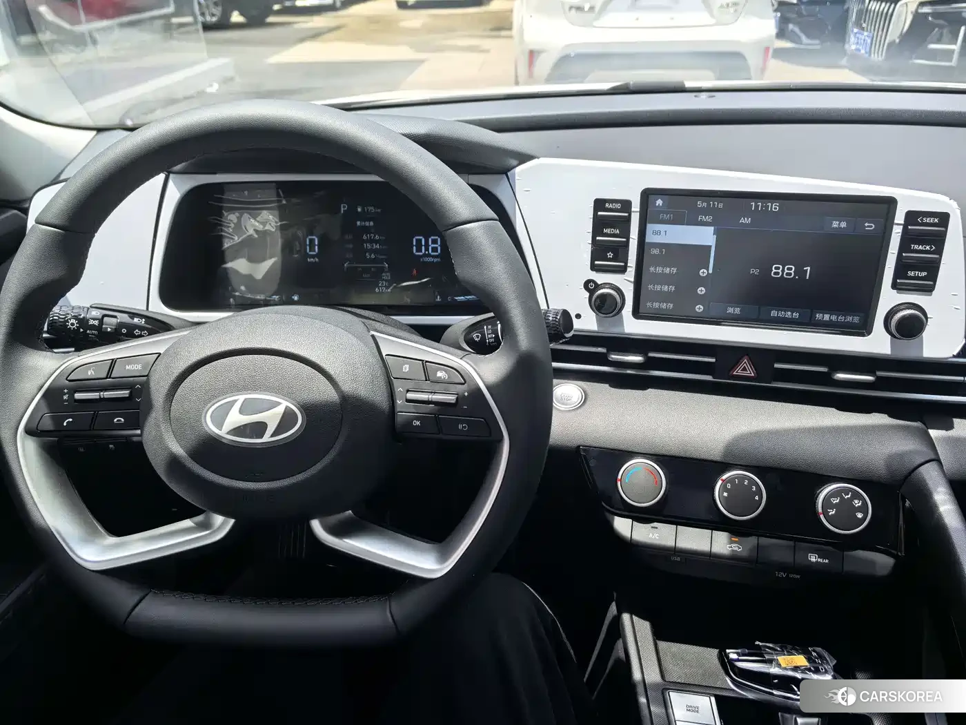 Hyundai Elantra 2026 Белый из Китая, фото 4