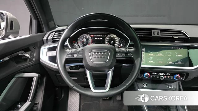 Audi Q3 (F3) 2023 Серый из Кореи, фото 4