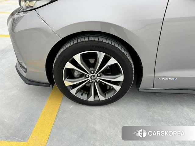 Toyota Granvia 2023 Серебристо-серый из Китая, фото 4