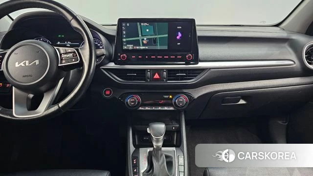 Kia The New K3 2nd generation 2022 Белый из Кореи, фото 4
