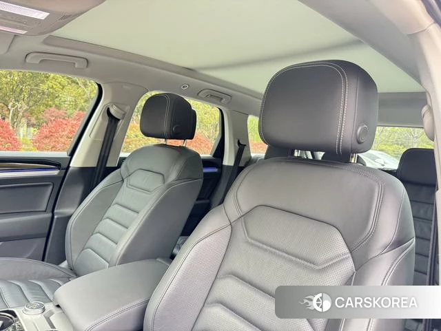 Volkswagen Touareg 2023 Синий из Китая, фото 4
