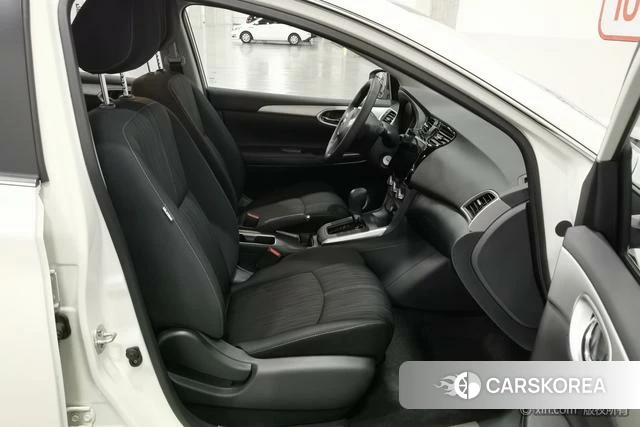 Nissan Sylphy 2024 Белый из Китая, фото 4