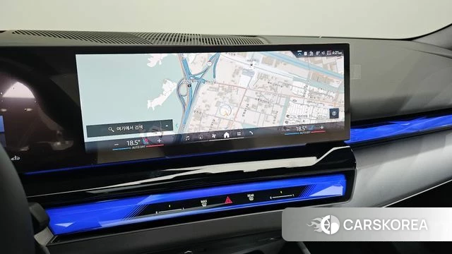 BMW 5 Series (G60) 2025 Белый из Кореи, фото 4
