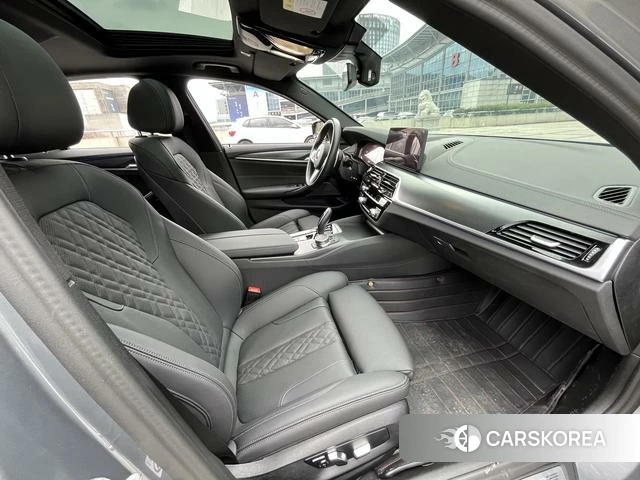 BMW 5 series 2023 Темно-серый из Китая, фото 4
