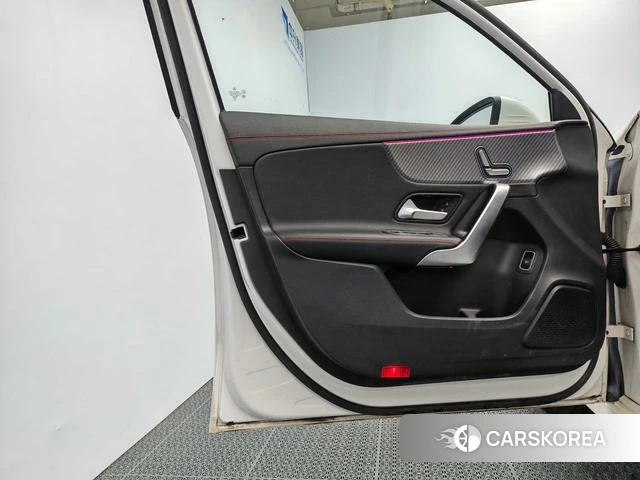 Mercedes-Benz A-Class 2023 Белый из Китая, фото 4