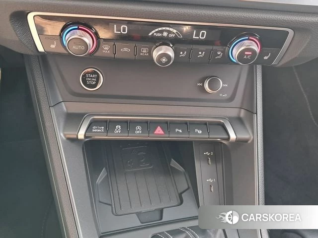 Audi Q3 (F3) 2024 Синий из Кореи, фото 4