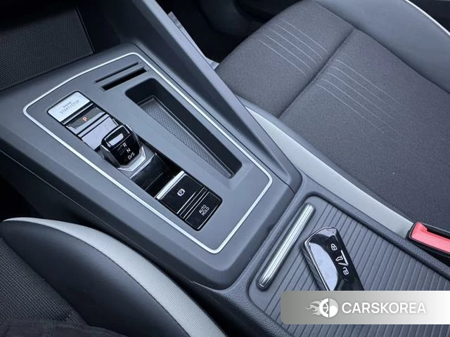 Volkswagen Golf 2022 Белый из Китая, фото 4