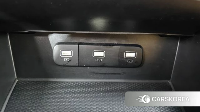 Kia Carnival 4th generation 2023 Белый из Кореи, фото 4