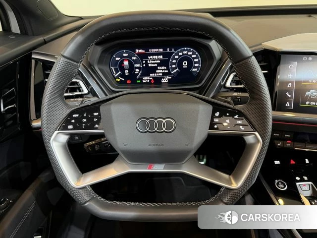 Audi Q4 e-Tron (F4) 2026 Белый из Кореи, фото 4