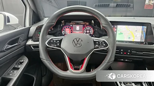 Volkswagen Golf 8th Generation 2024 Белый из Кореи, фото 4