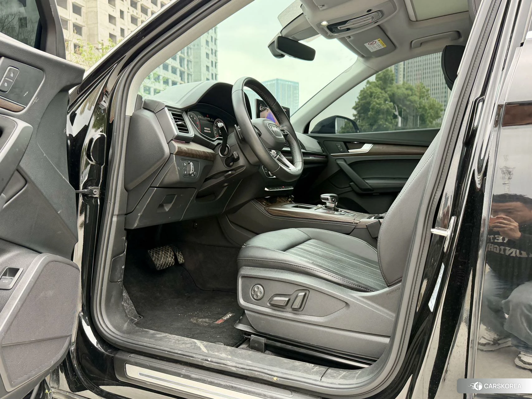 Audi Q5L 2025 Черный из Китая, фото 4