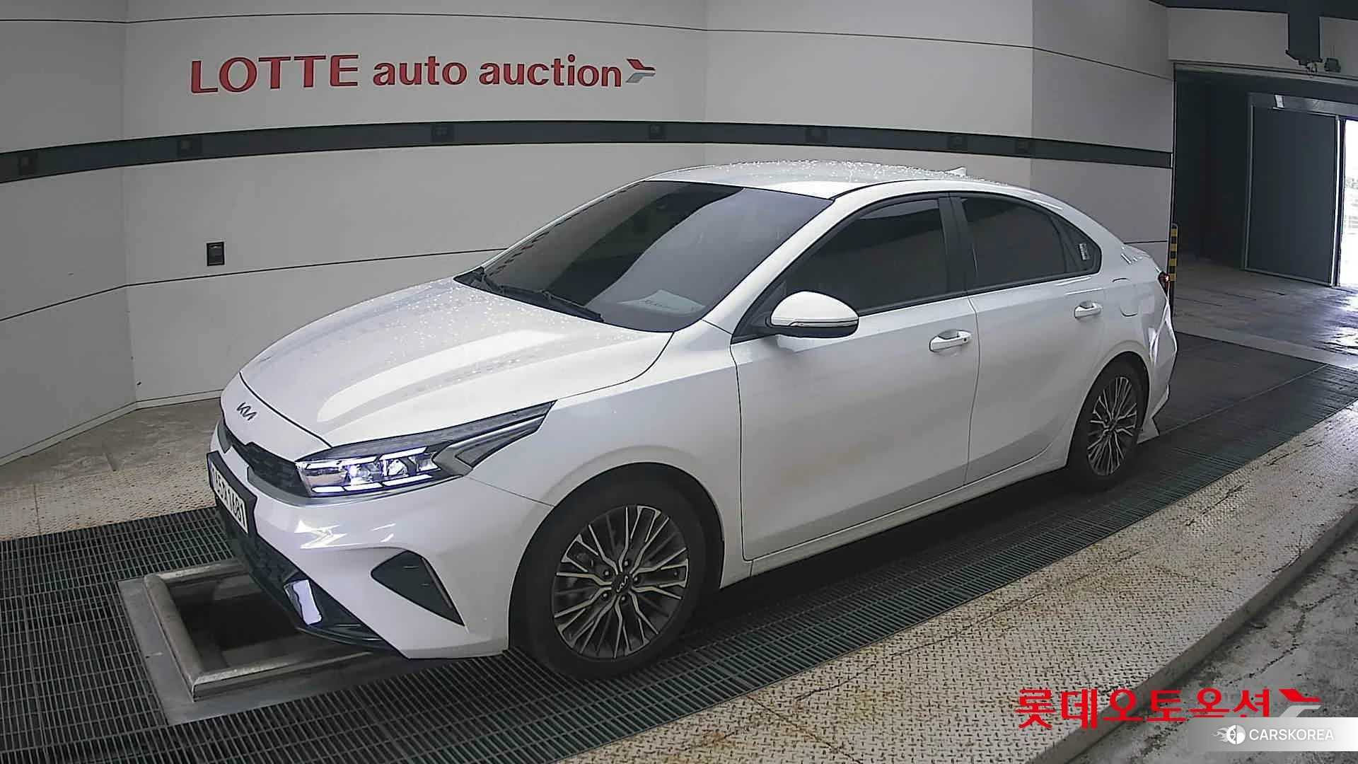 Kia K3 2023 Snow White Pearl (optional) из Кореи, фото 4