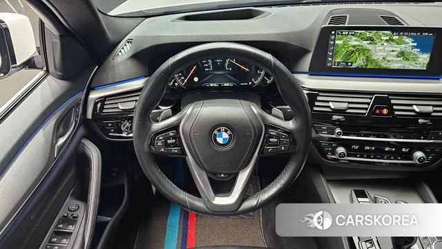 BMW 5 Series (G30) 2018 Белый из Кореи, фото 4