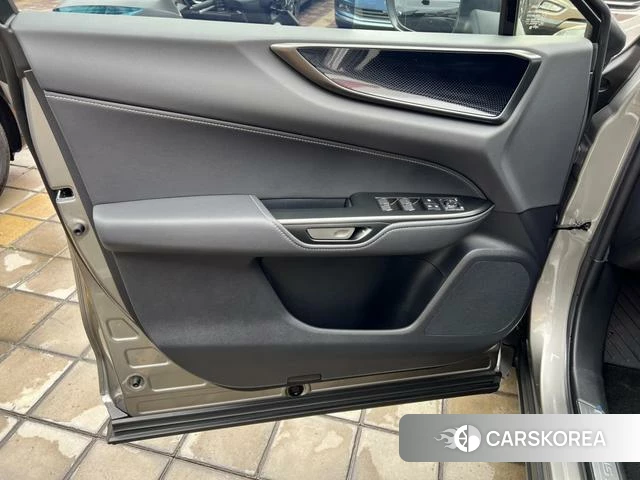 Lexus NX 2024 Серебристо-серый из Китая, фото 4