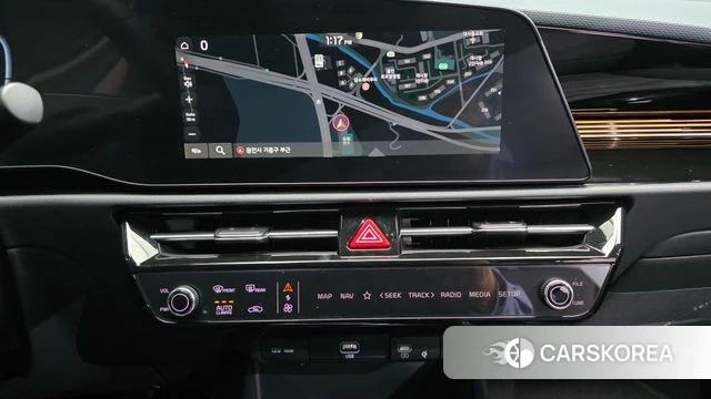 Kia Di Ol Nu Niro 2023 Серебристо-серый из Кореи, фото 4