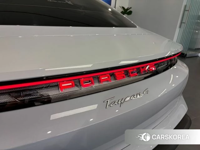 Porsche Taycan 2025 Белый из Кореи, фото 4