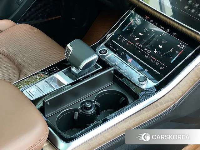 Audi Q7 2021 Черный из Китая, фото 4