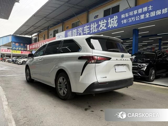 Toyota Sienna 2024 Белый из Китая, фото 4