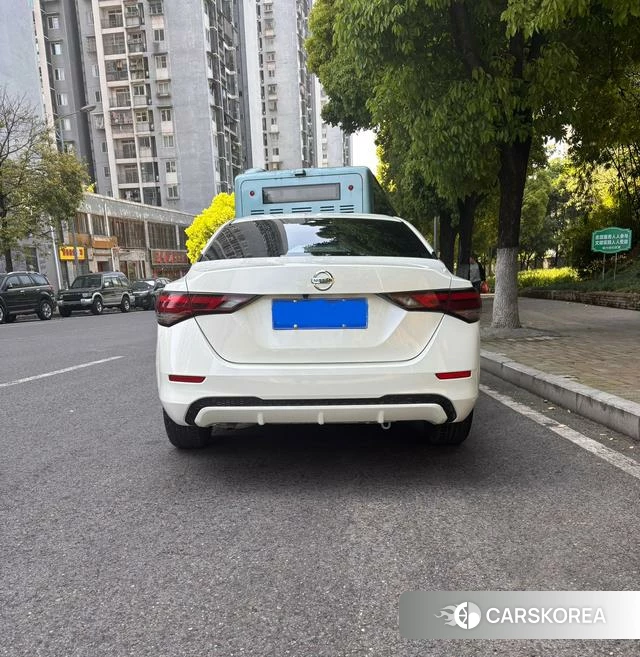 Nissan Sylphy 2021 Белый из Китая, фото 4