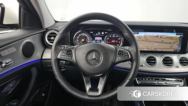 Mercedes-Benz E-Class W213 2018 Белый из Кореи, фото 4