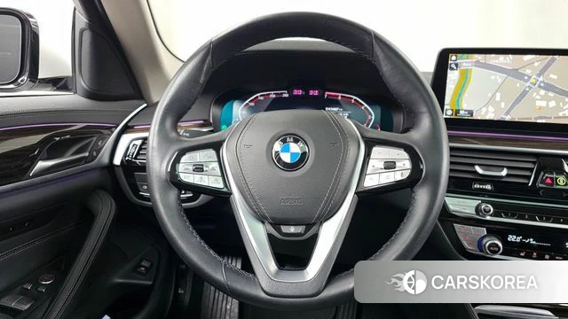 BMW 5 Series (G30) 2023 Белый из Кореи, фото 4