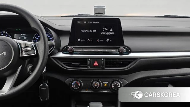Kia The New K3 2nd generation 2023 Белый из Кореи, фото 4