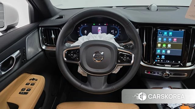 Volvo S60 3rd generation 2024 Белый из Кореи, фото 4