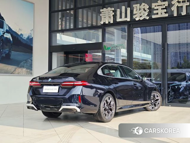 BMW 5 series 2025 Черный из Китая, фото 4