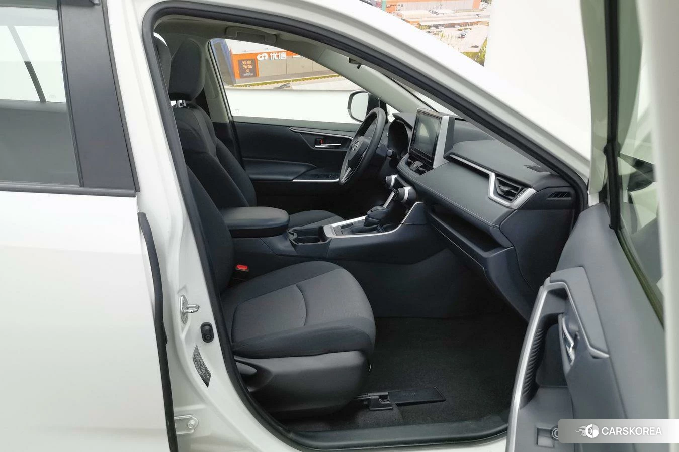 Toyota RAV4 2019 Белый из Китая, фото 4