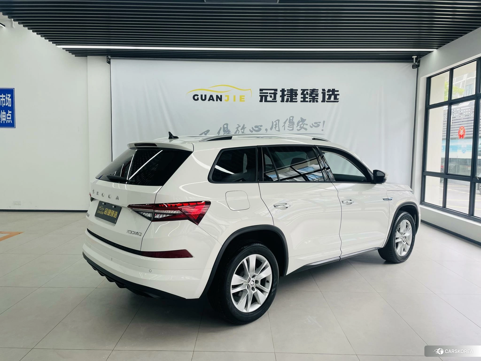 Skoda Kodiaq 2023 Белый из Китая, фото 4