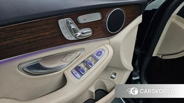 Mercedes-Benz C-Class W205 2018 Темно-зеленый из Кореи, фото 4