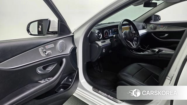 Mercedes-Benz E-Class W213 2018 Белый из Кореи, фото 4