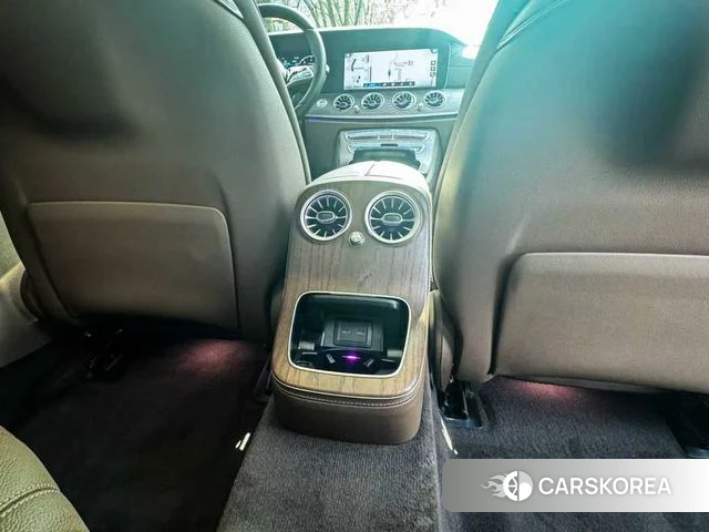 Mercedes-Benz E-Class 2023 Черный из Китая, фото 4