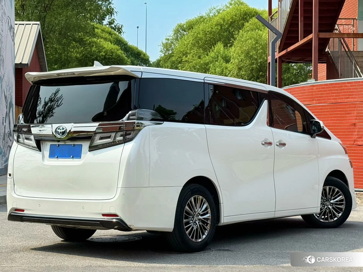 Toyota Vellfire 2021 Белый из Китая, фото 4