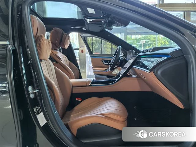 Mercedes-Benz S-Class 2024 Черный из Китая, фото 4