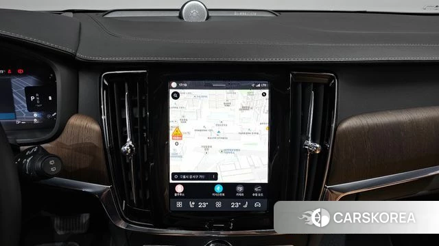 Volvo V90 Cross-Country 2024 Коричневый из Кореи, фото 4