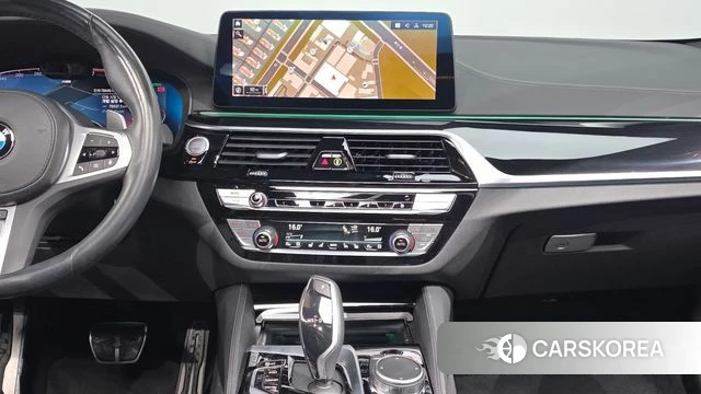 BMW 5 Series (G30) 2022 Черный из Кореи, фото 4
