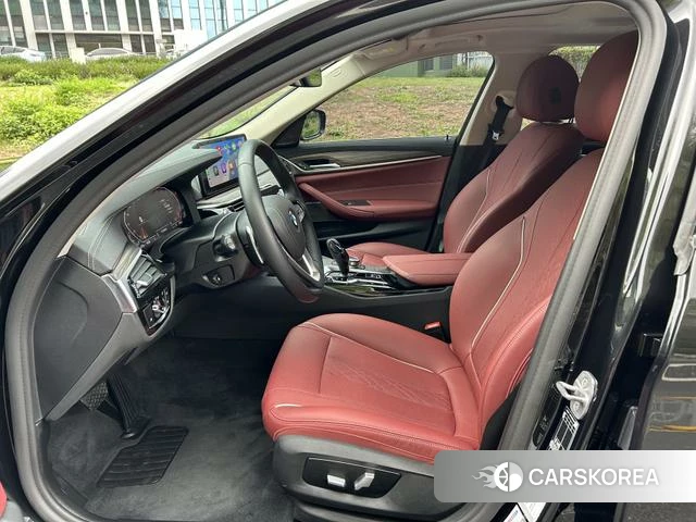 BMW 5 series 2022 Черный из Китая, фото 4