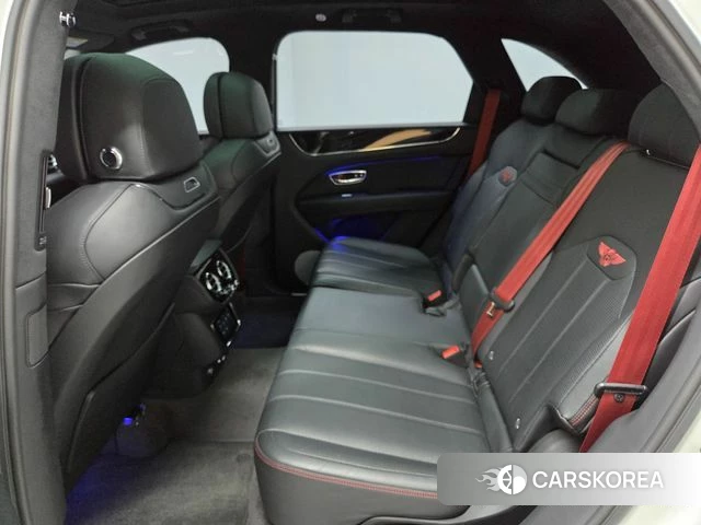 Bentley Bentayga 2024 Белый из Кореи, фото 4