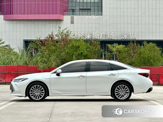 Toyota Avalon 2025 Белый из Китая, фото 4