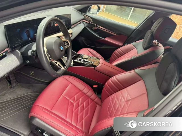 BMW 5 series 2025 Черный из Китая, фото 4