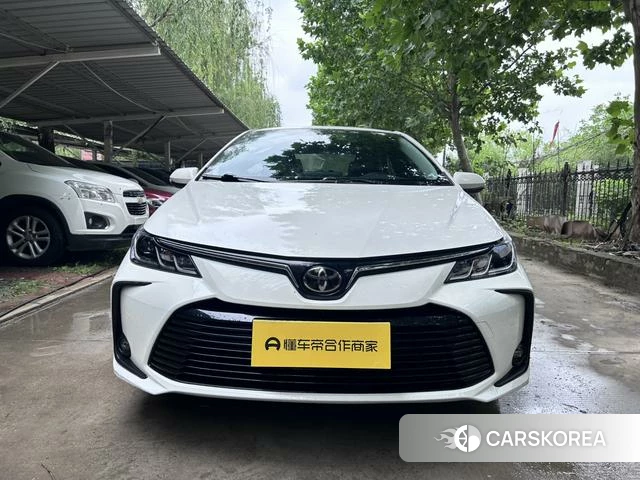 Toyota Corolla 2023 Белый из Китая, фото 4