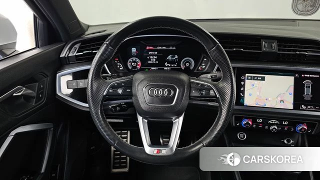 Audi Q3 (F3) 2022 Белый из Кореи, фото 4