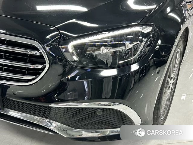 Mercedes-Benz E-Class 2023 Черный из Китая, фото 4